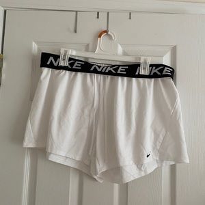 🤍White Nike Shorts🤍